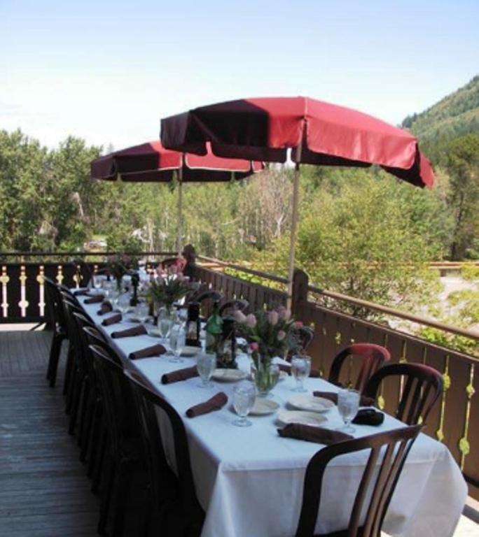 Belton Chalet West Glacier Exterior foto
